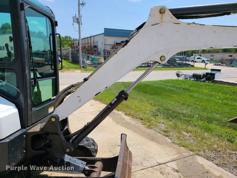 image for item EL9974 Bobcat E32  mini excavator