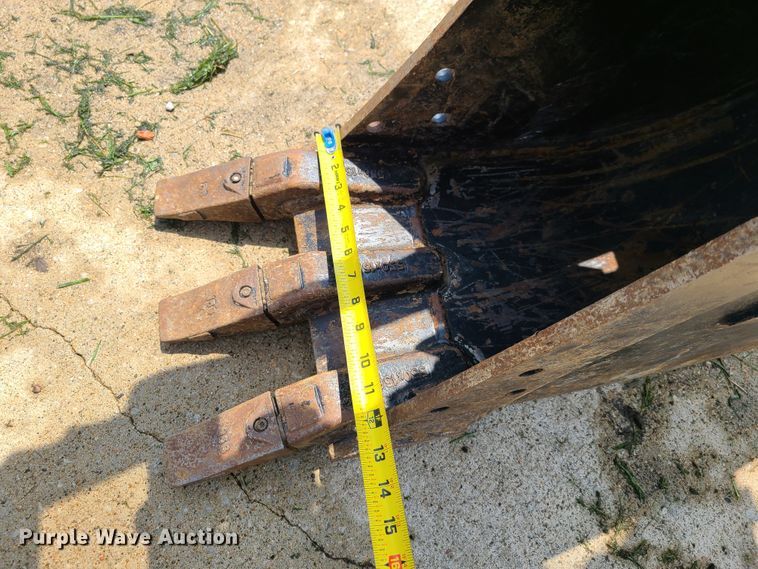 image for item EL9974 Bobcat E32  mini excavator