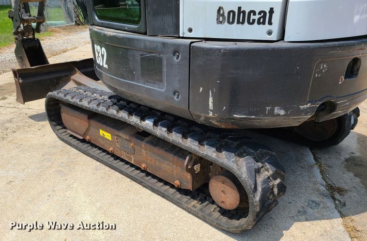 image for item EL9974 Bobcat E32  mini excavator