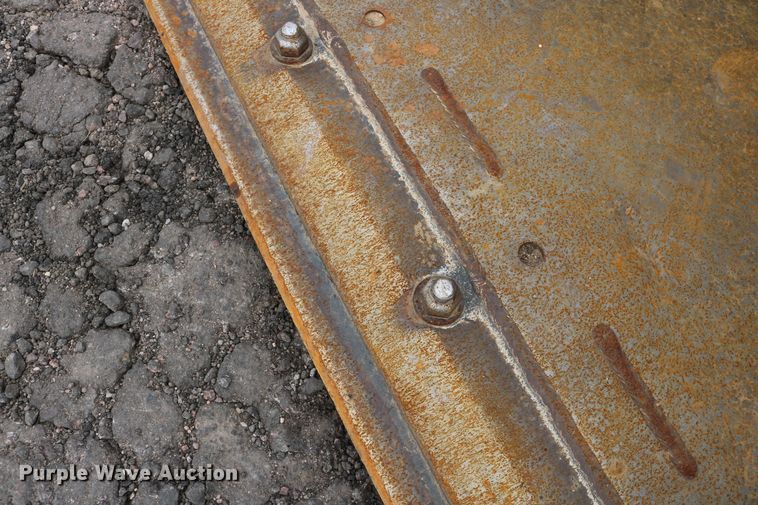 image for item EP9668 2012 Bobcat S100  skid steer loader