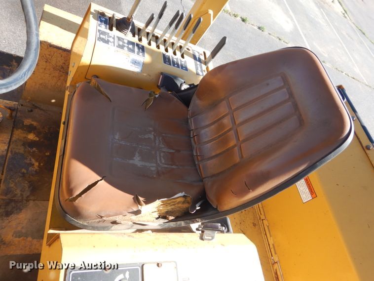 image for item FK9410 2004 Vermeer V120  trencher