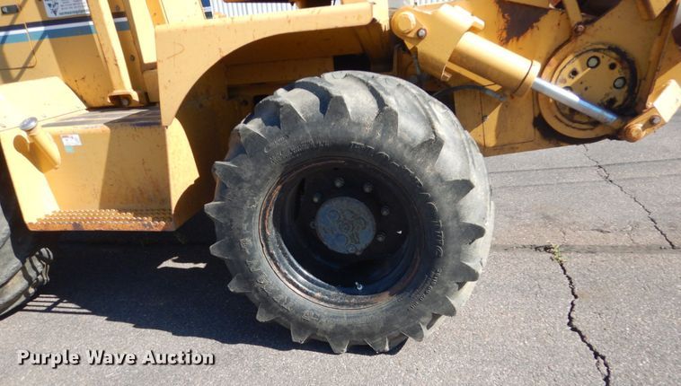 image for item FK9410 2004 Vermeer V120  trencher