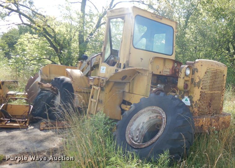 image for item FN9318 1972 Caterpillar 950  wheel loader