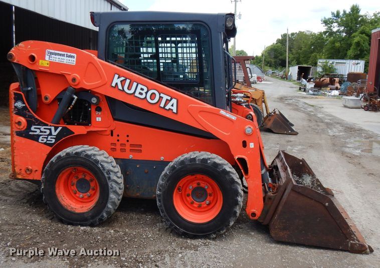 image for item FN9326 2015 Kubota SSV65  skid steer loader