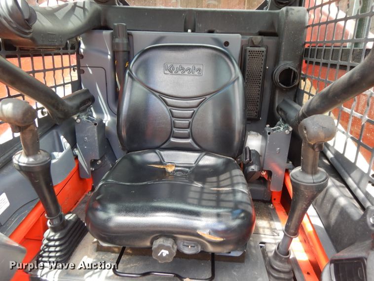 image for item FN9326 2015 Kubota SSV65  skid steer loader