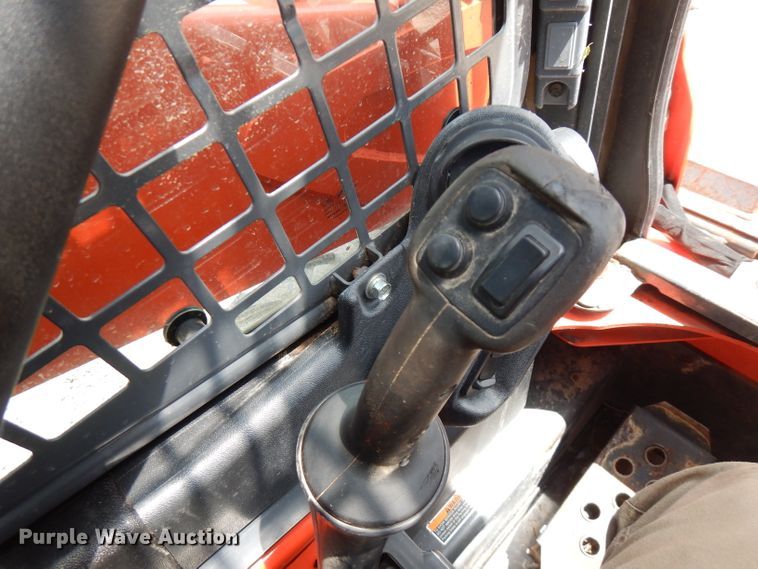 image for item FN9326 2015 Kubota SSV65  skid steer loader