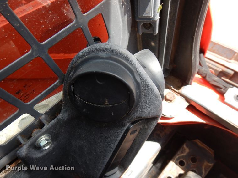 image for item FN9326 2015 Kubota SSV65  skid steer loader