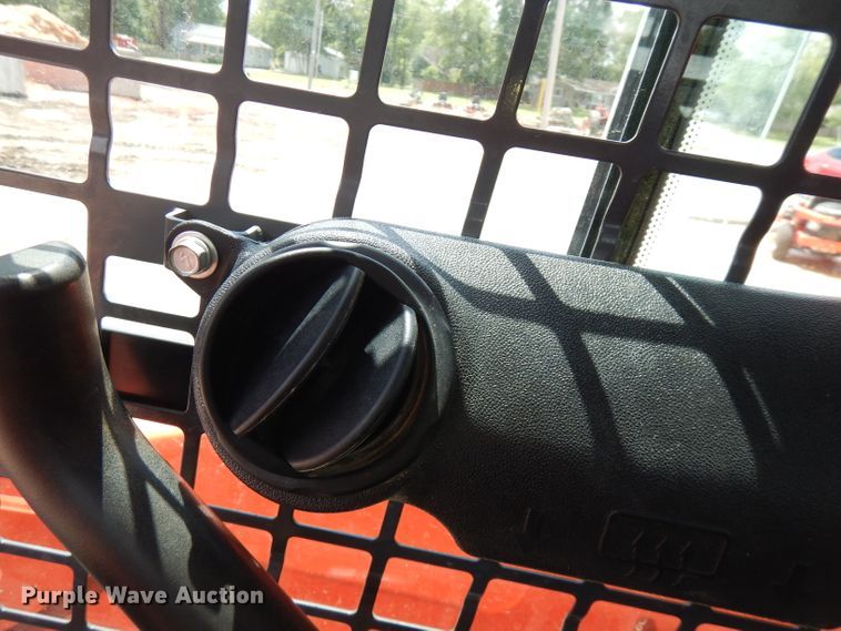 image for item FN9326 2015 Kubota SSV65  skid steer loader