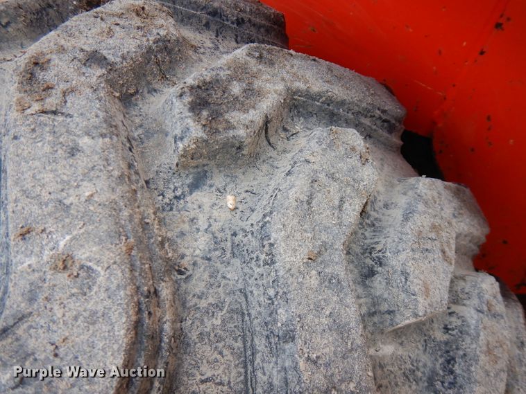 image for item FN9326 2015 Kubota SSV65  skid steer loader