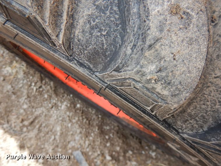 image for item FN9326 2015 Kubota SSV65  skid steer loader