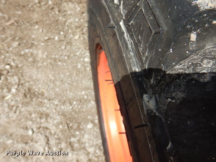 image for item FN9326 2015 Kubota SSV65  skid steer loader