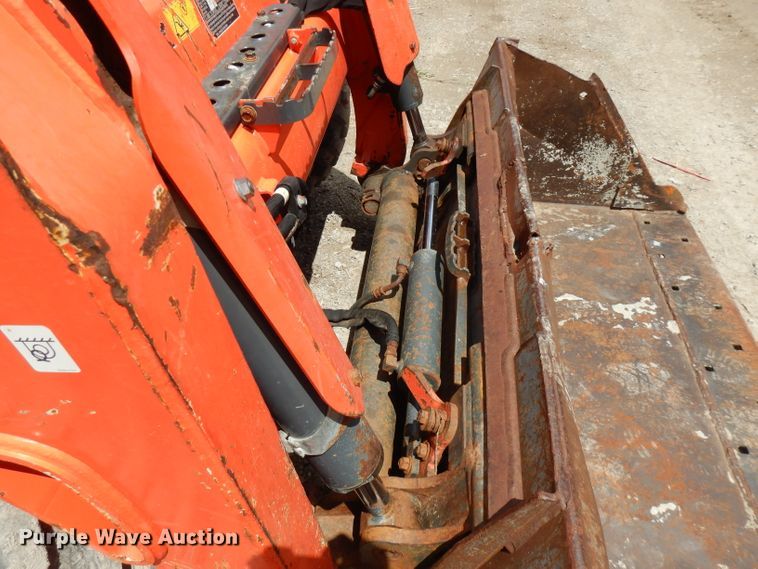 image for item FN9326 2015 Kubota SSV65  skid steer loader