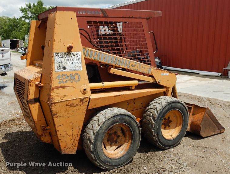 image for item FN9327 Case 1840  skid steer loader