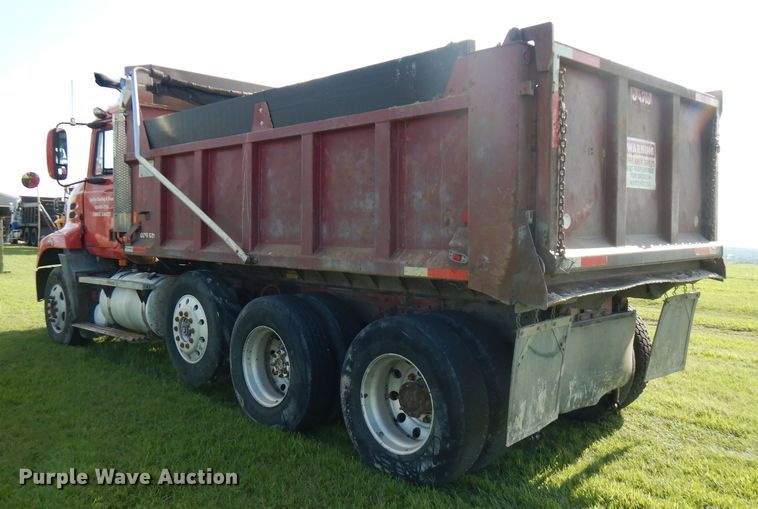 image for item FN9332 2000 Mack Vision 460  dump truck