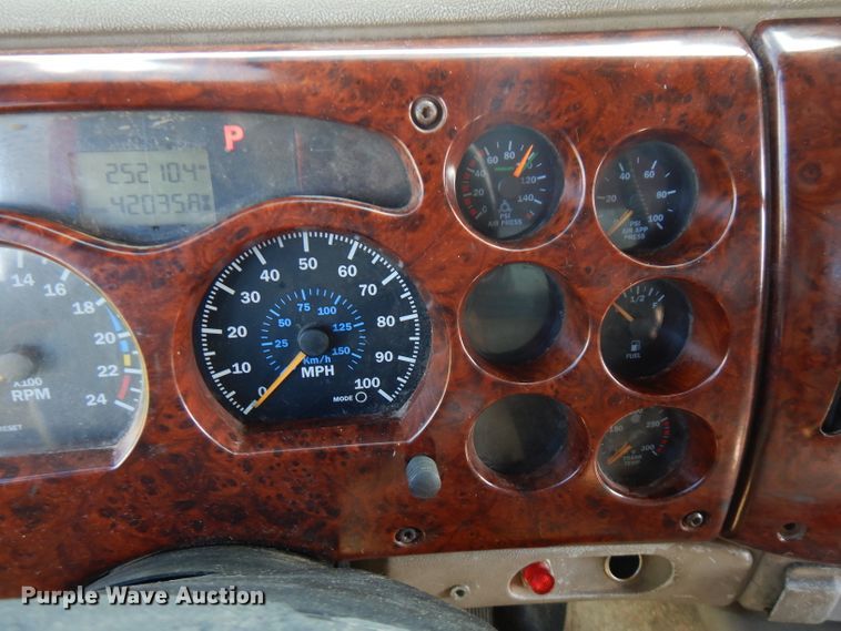 image for item FN9332 2000 Mack Vision 460  dump truck