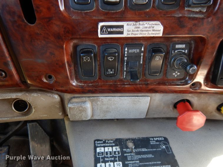 image for item FN9332 2000 Mack Vision 460  dump truck