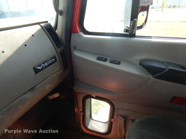 image for item FN9332 2000 Mack Vision 460  dump truck