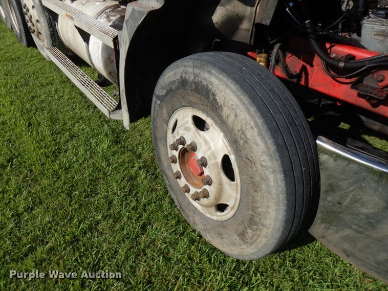 image for item FN9332 2000 Mack Vision 460  dump truck