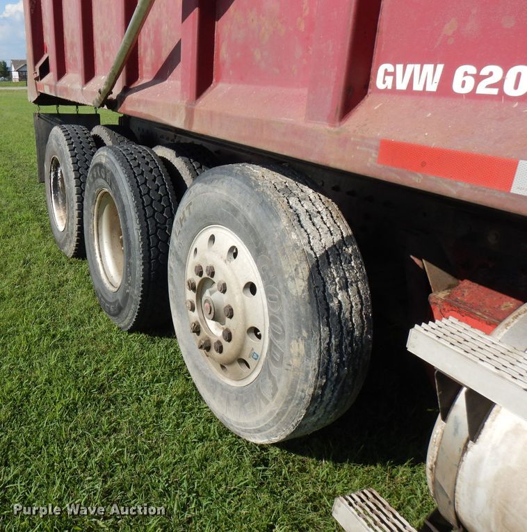 image for item FN9332 2000 Mack Vision 460  dump truck