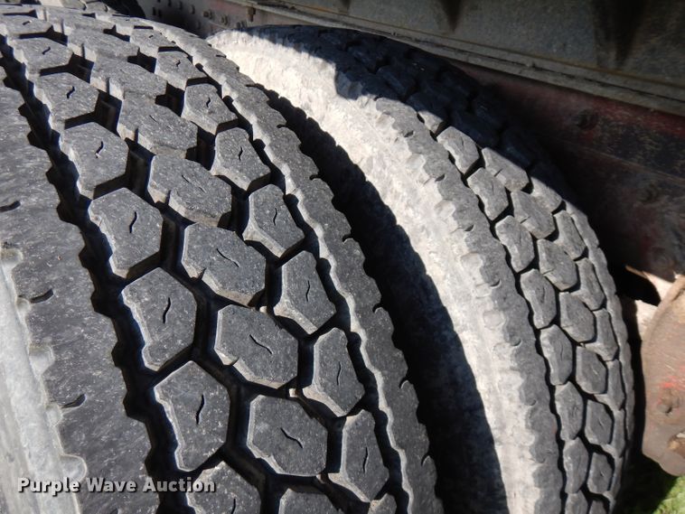 image for item FN9332 2000 Mack Vision 460  dump truck