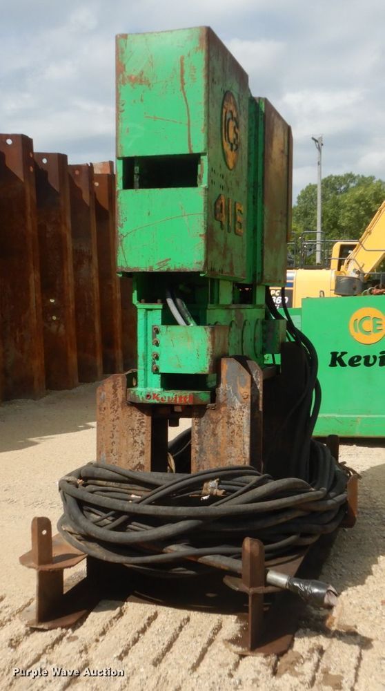 image for item FT9038 ICE 416 vibratory pile driver extractor