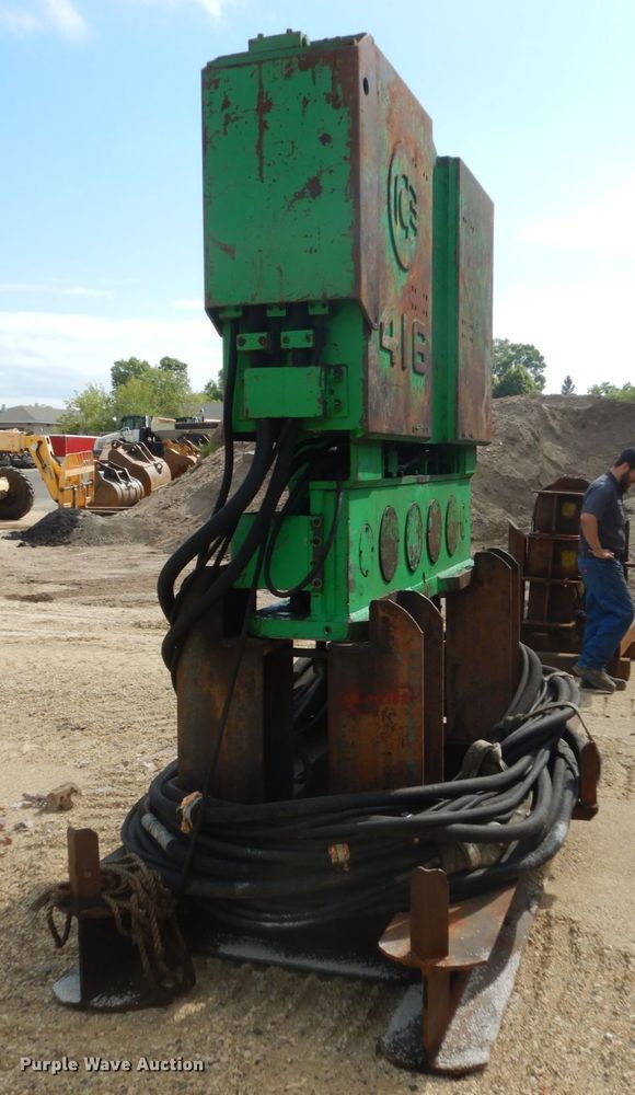 image for item FT9038 ICE 416 vibratory pile driver extractor