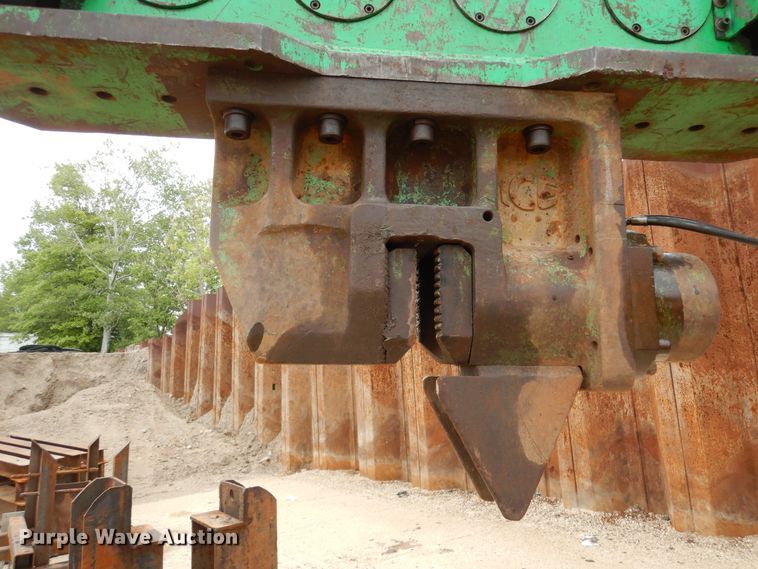 image for item FT9038 ICE 416 vibratory pile driver extractor