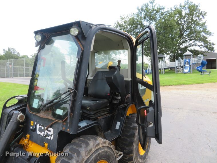 image for item GI9181 JCB 225  skid steer loader