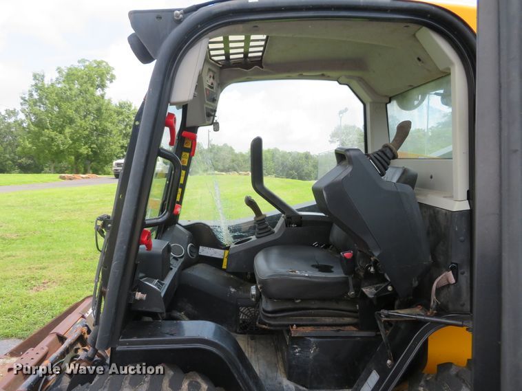 image for item GI9181 JCB 225  skid steer loader