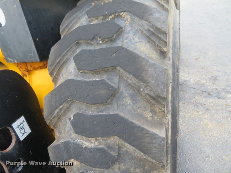 image for item GI9181 JCB 225  skid steer loader