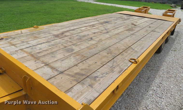 image for item GI9182 1999 Belshe DT255 equipment trailer