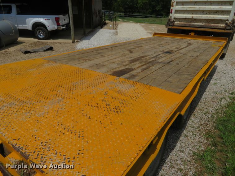 image for item GI9182 1999 Belshe DT255 equipment trailer