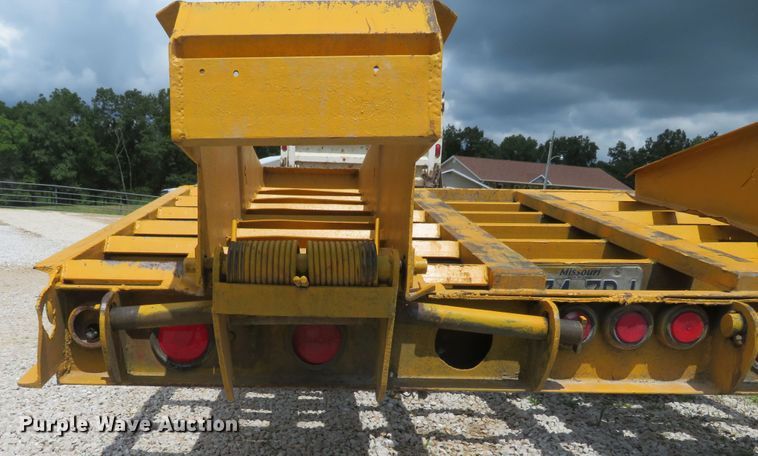 image for item GI9182 1999 Belshe DT255 equipment trailer