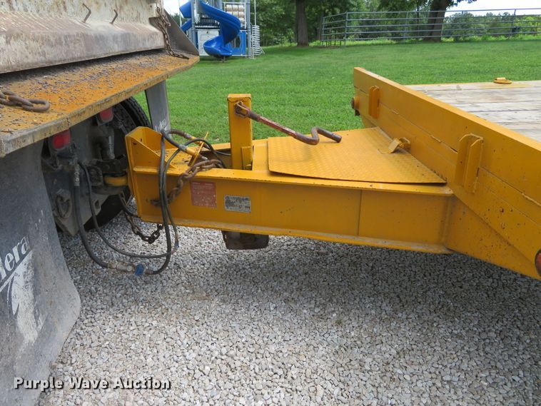 image for item GI9182 1999 Belshe DT255 equipment trailer