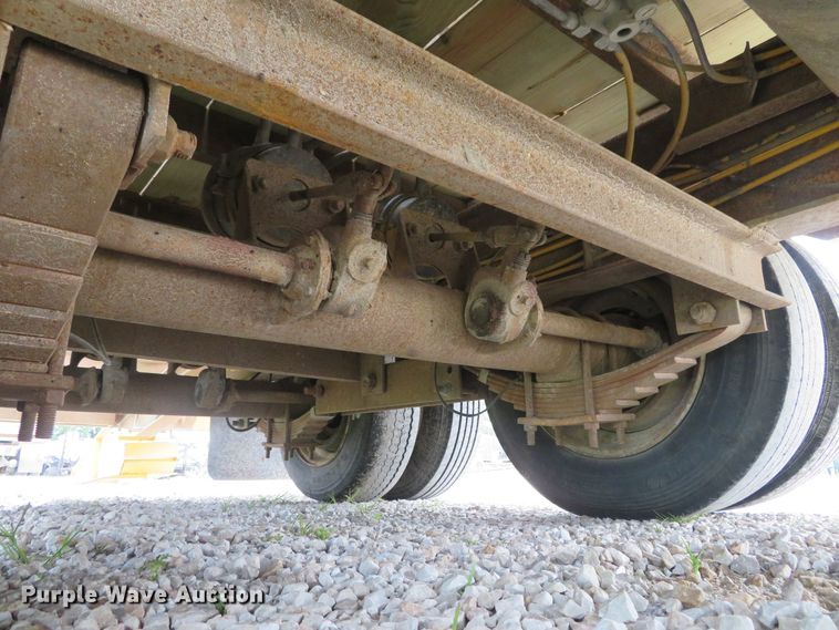 image for item GI9182 1999 Belshe DT255 equipment trailer