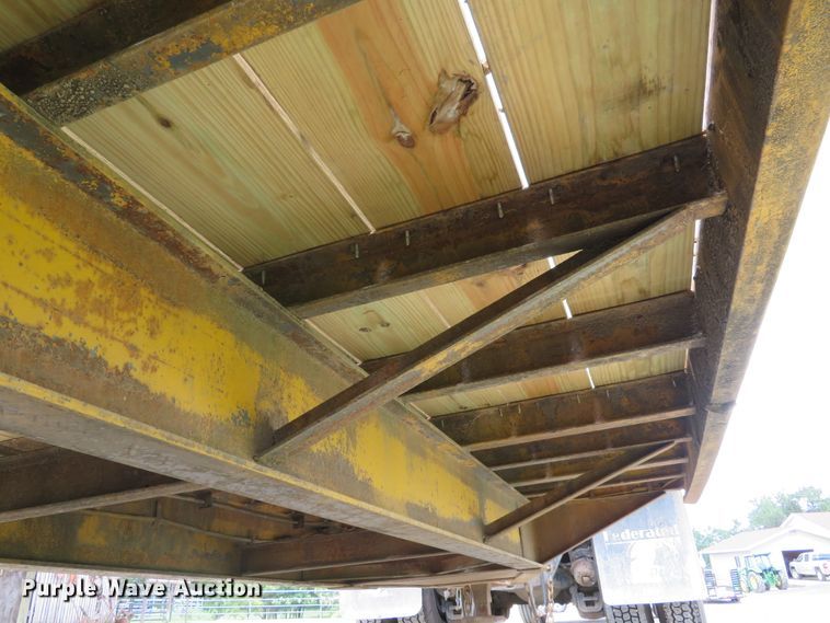 image for item GI9182 1999 Belshe DT255 equipment trailer