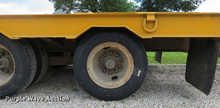 image for item GI9182 1999 Belshe DT255 equipment trailer