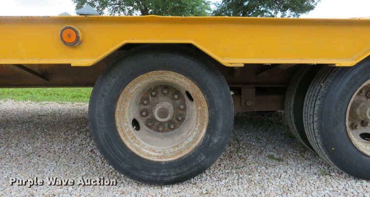 image for item GI9182 1999 Belshe DT255 equipment trailer