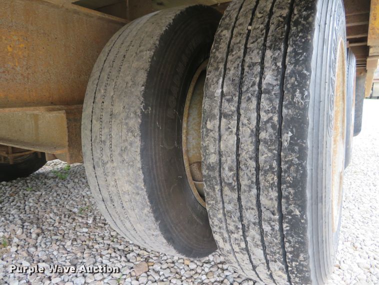 image for item GI9182 1999 Belshe DT255 equipment trailer