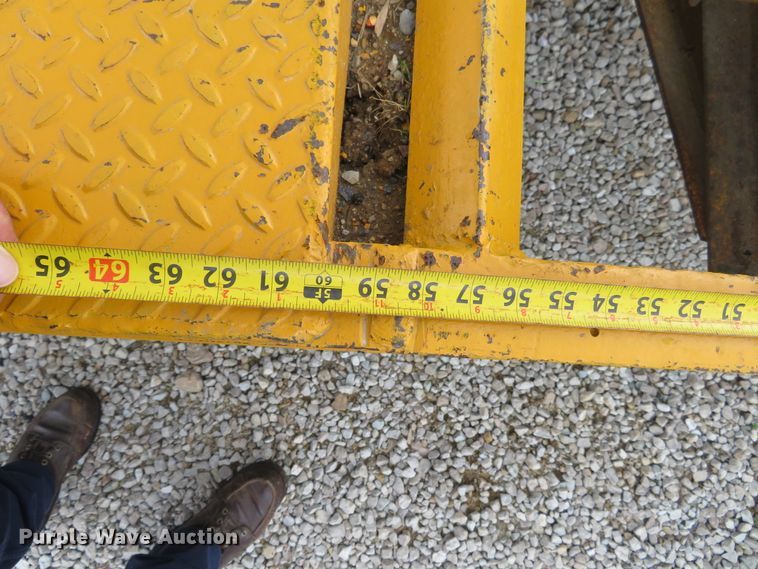 image for item GI9182 1999 Belshe DT255 equipment trailer