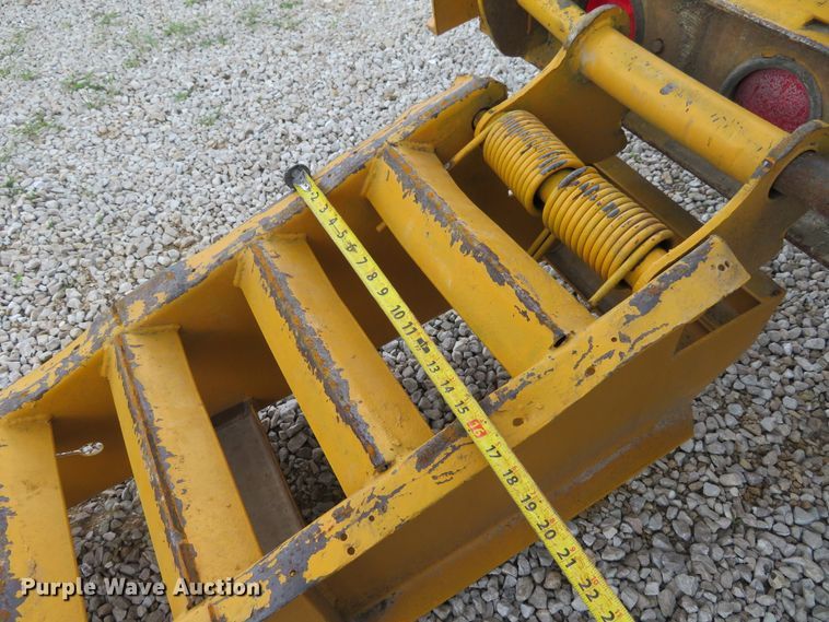 image for item GI9182 1999 Belshe DT255 equipment trailer