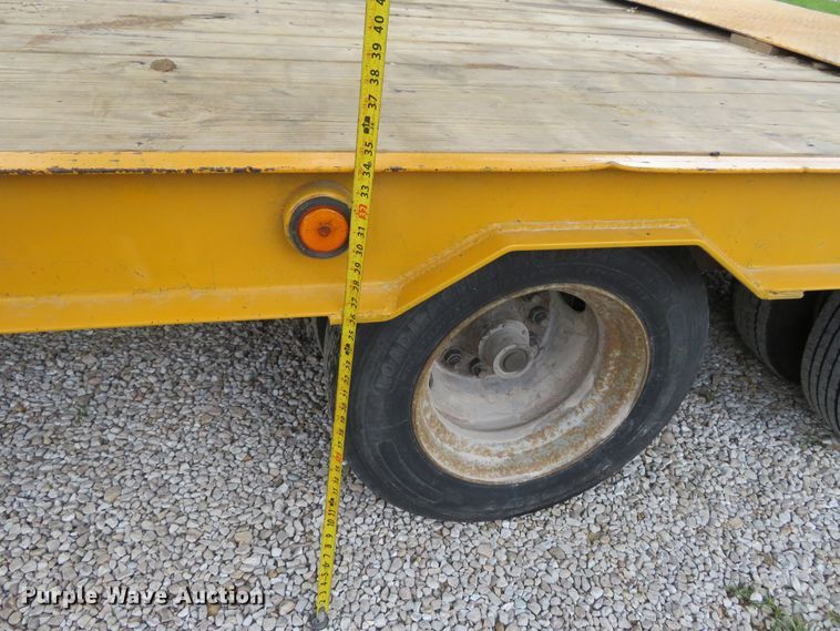 image for item GI9182 1999 Belshe DT255 equipment trailer