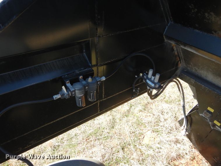 image for item GK9023 2013 Dakota bottom dump trailer