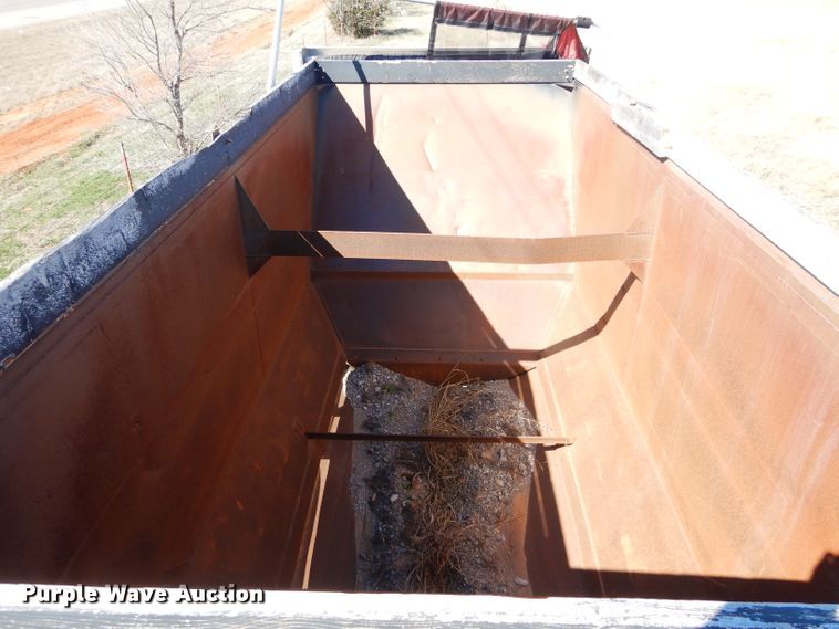 image for item GK9023 2013 Dakota bottom dump trailer