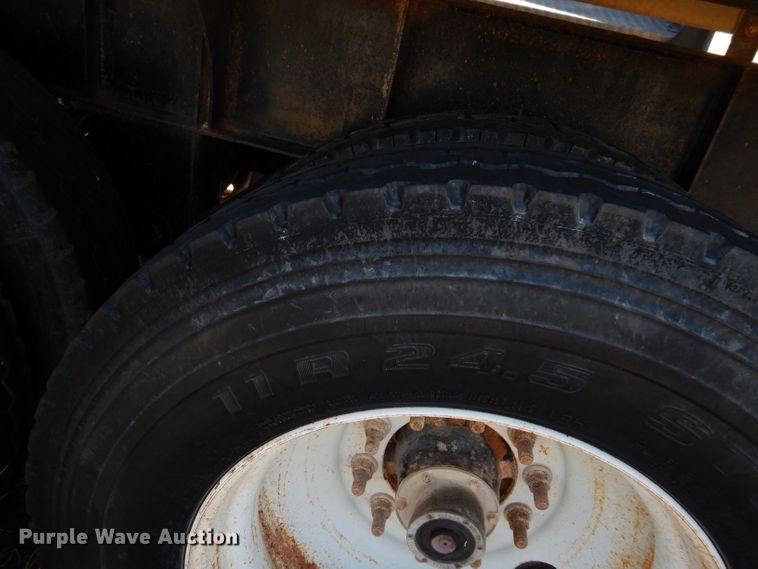 image for item GK9023 2013 Dakota bottom dump trailer