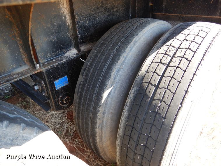 image for item GK9023 2013 Dakota bottom dump trailer