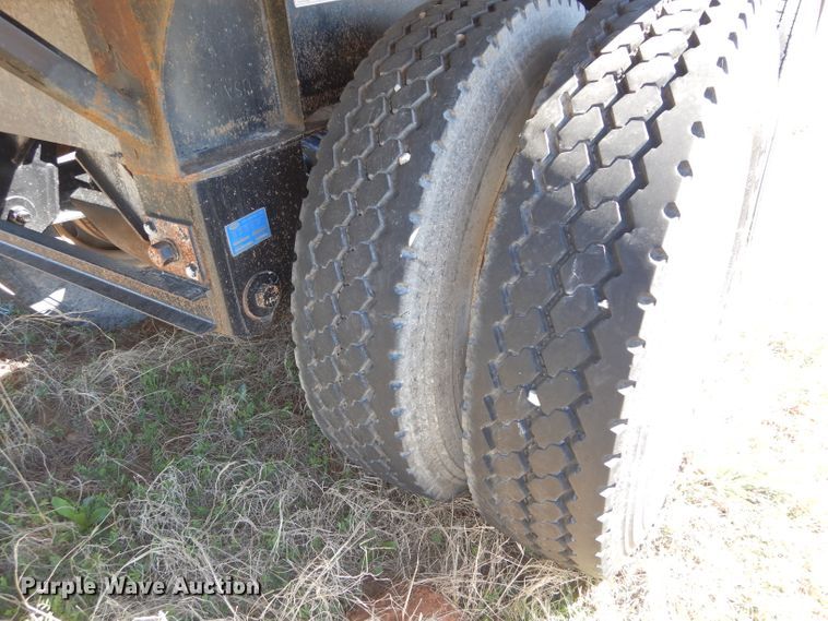 image for item GK9023 2013 Dakota bottom dump trailer