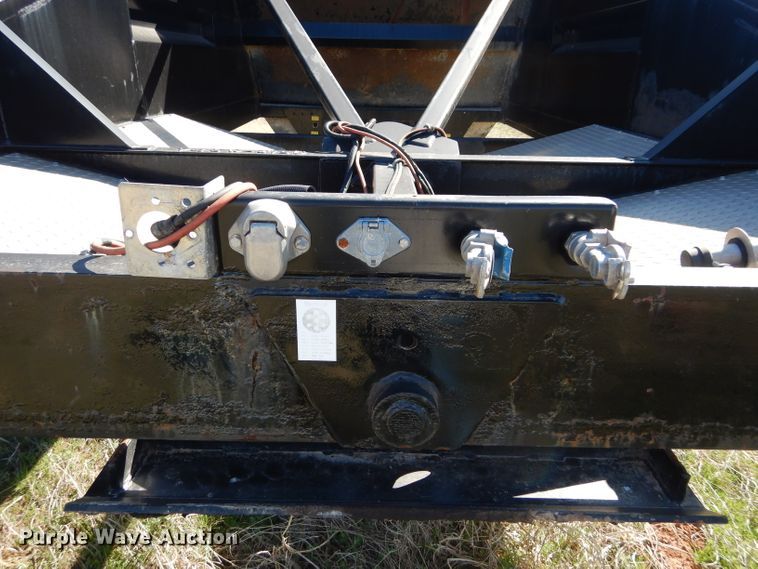 image for item GK9023 2013 Dakota bottom dump trailer