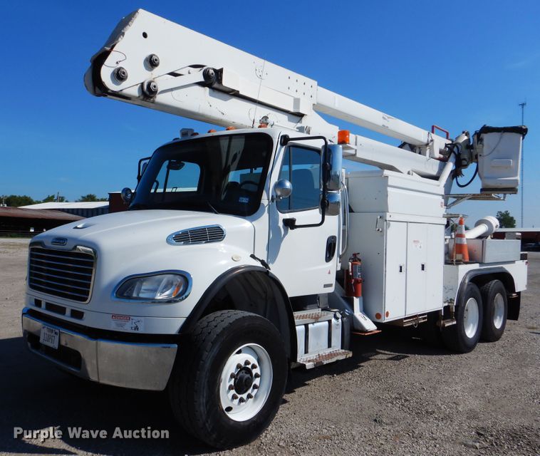 image for item GM9088 2011 Freightliner Business Class M2  bucket truck