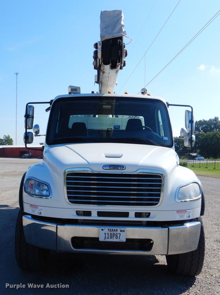 image for item GM9088 2011 Freightliner Business Class M2  bucket truck